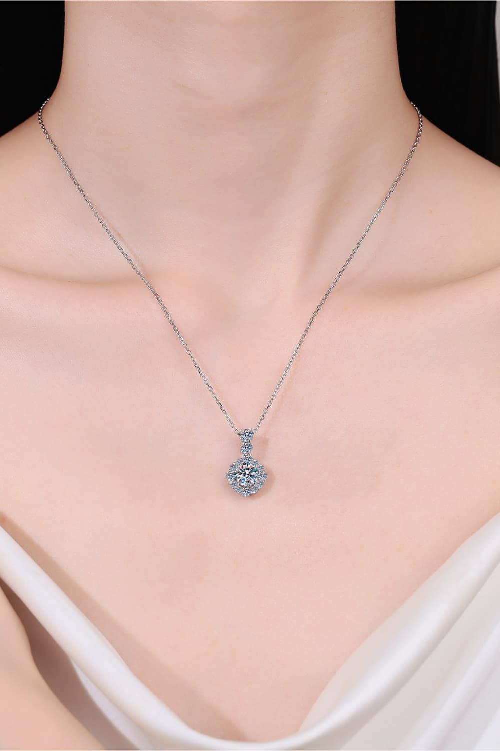 Radiant Grace 1 Carat Pendant - Shine Diamond